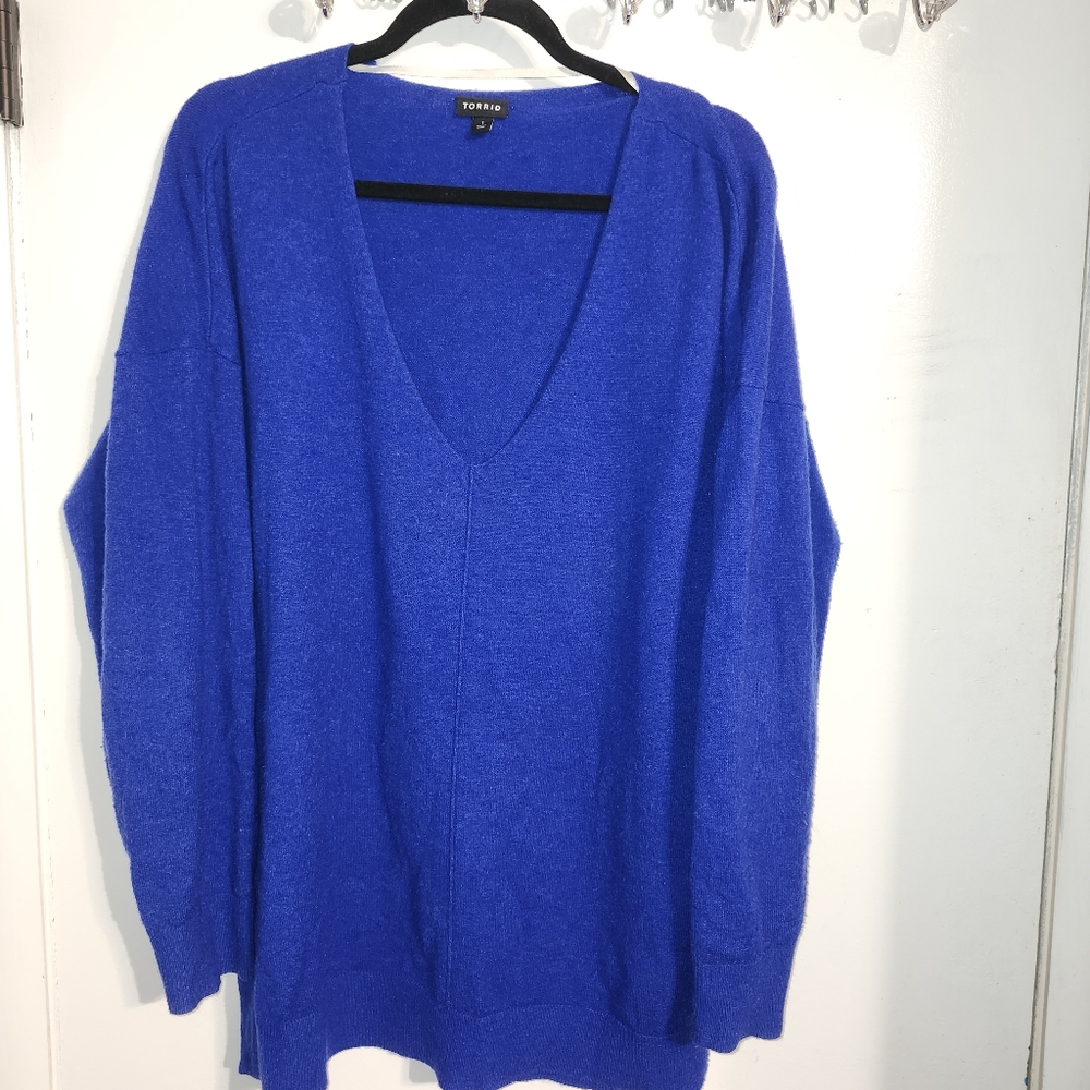 Torrid v neck light weight sweater